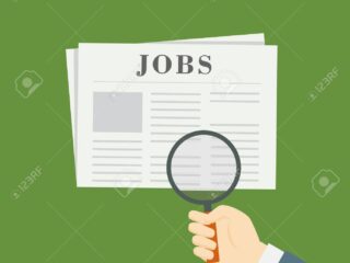 65863761-las-personas-con-lupa-buscando-empleo-vacante-en-periodico-13