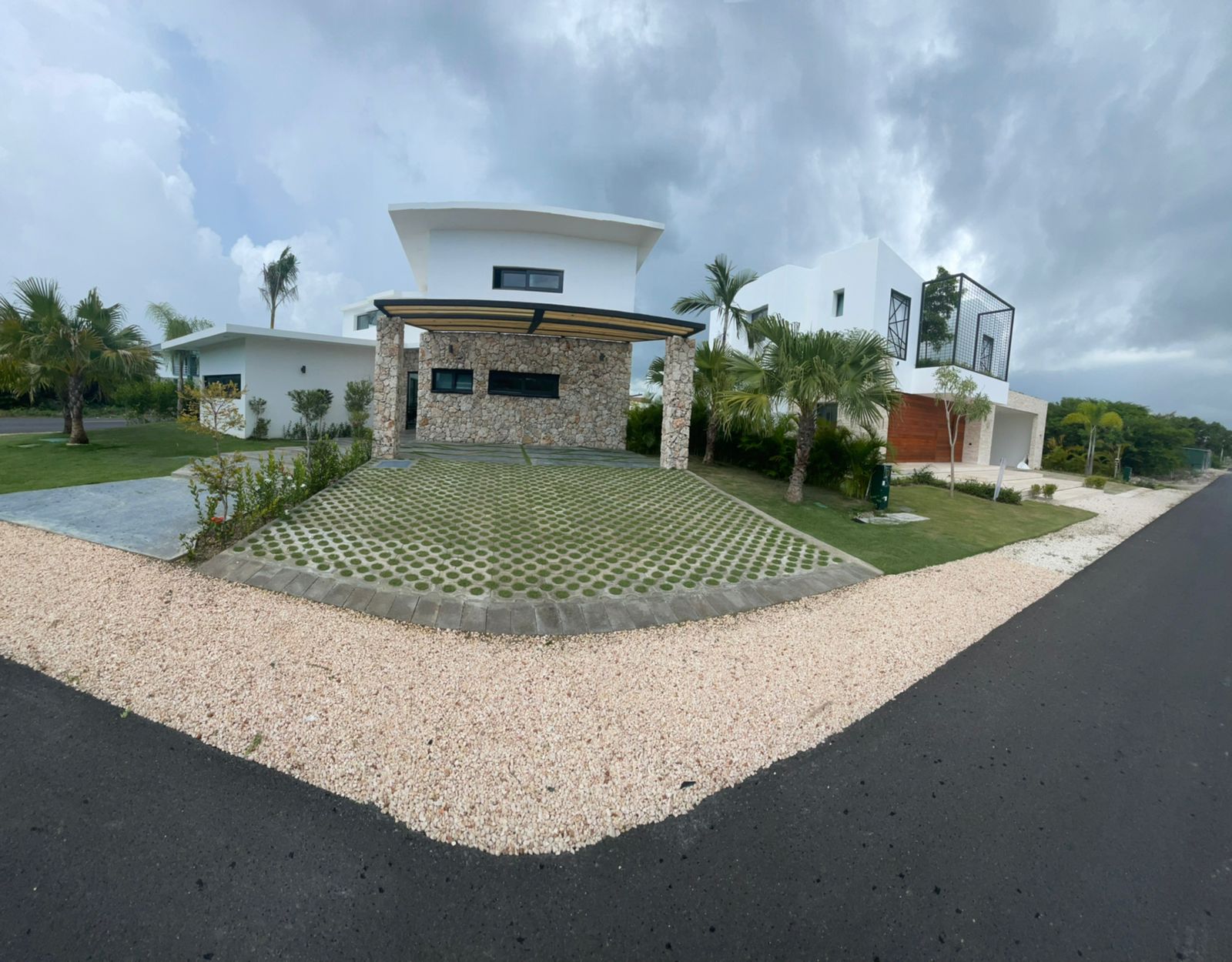 c662c6d6-afb1-43c8-a5c9-a780c01dfa66