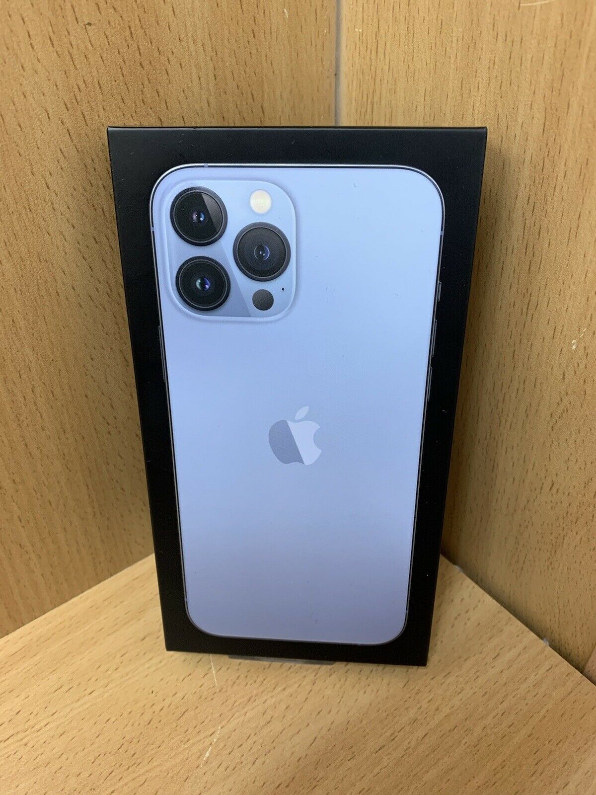 Apple-iPhone-13-Pro-Max-1