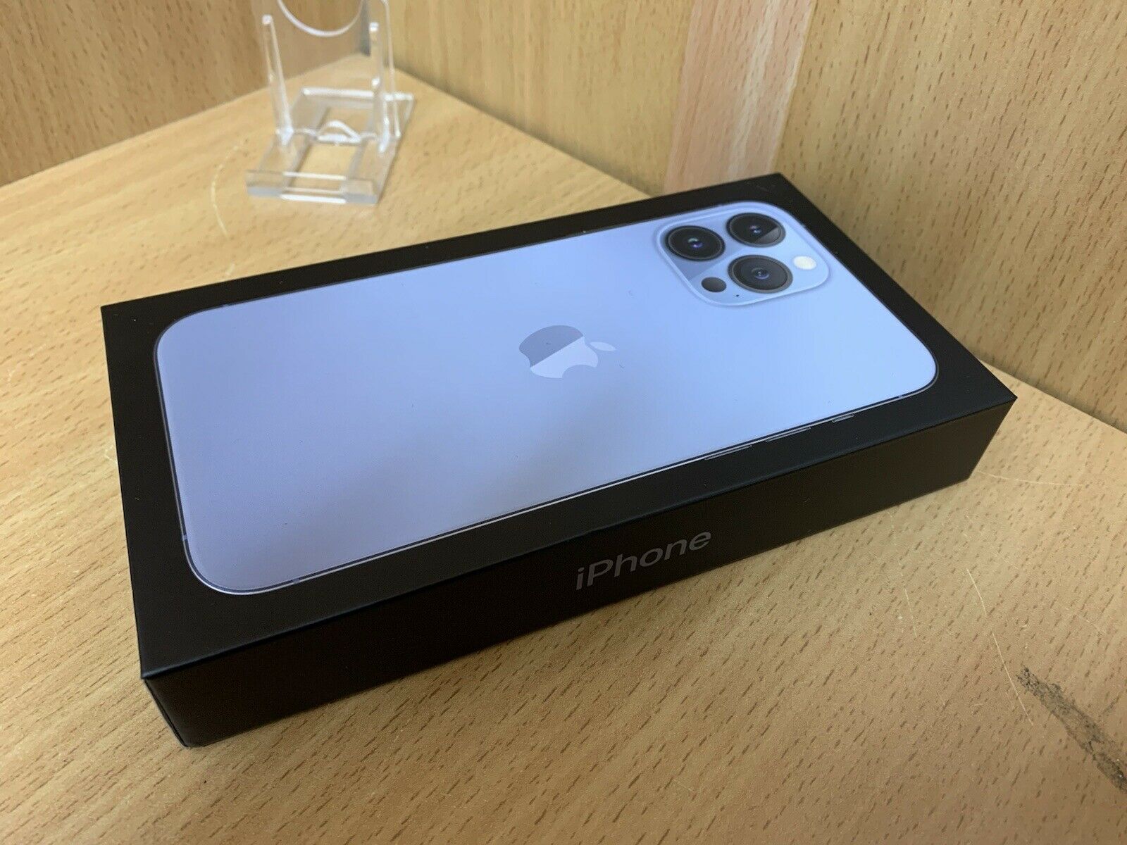 Apple-iPhone-13-Pro-Max-2