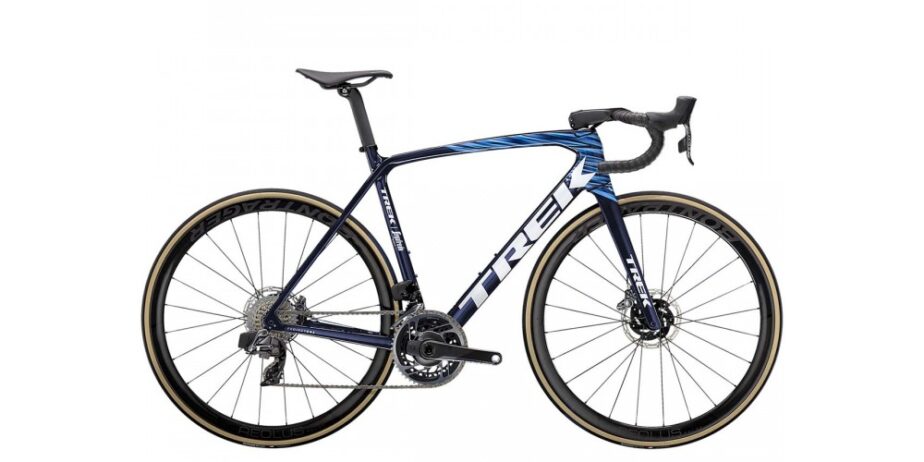 2022-TREK-EMONDA-SLR-9-ETAP-ROAD-BIKE-01