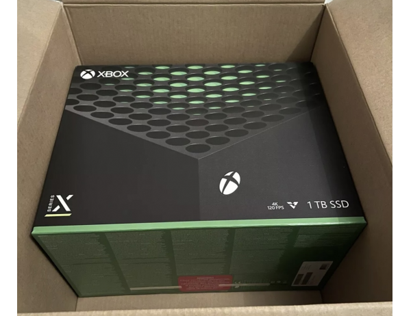 Microsoft-Xbox-Series-X-Bundle-With-Extra-Carbon-Black-Controllerrr