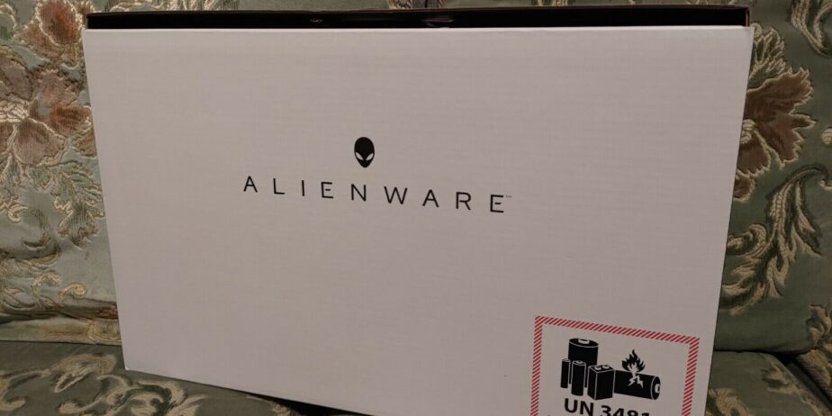 NEW-Alienware-M15-R6-i7-11800H-16GB-RTX-3080-1TB-360Hz-Monster-Gaming-Laptoppp
