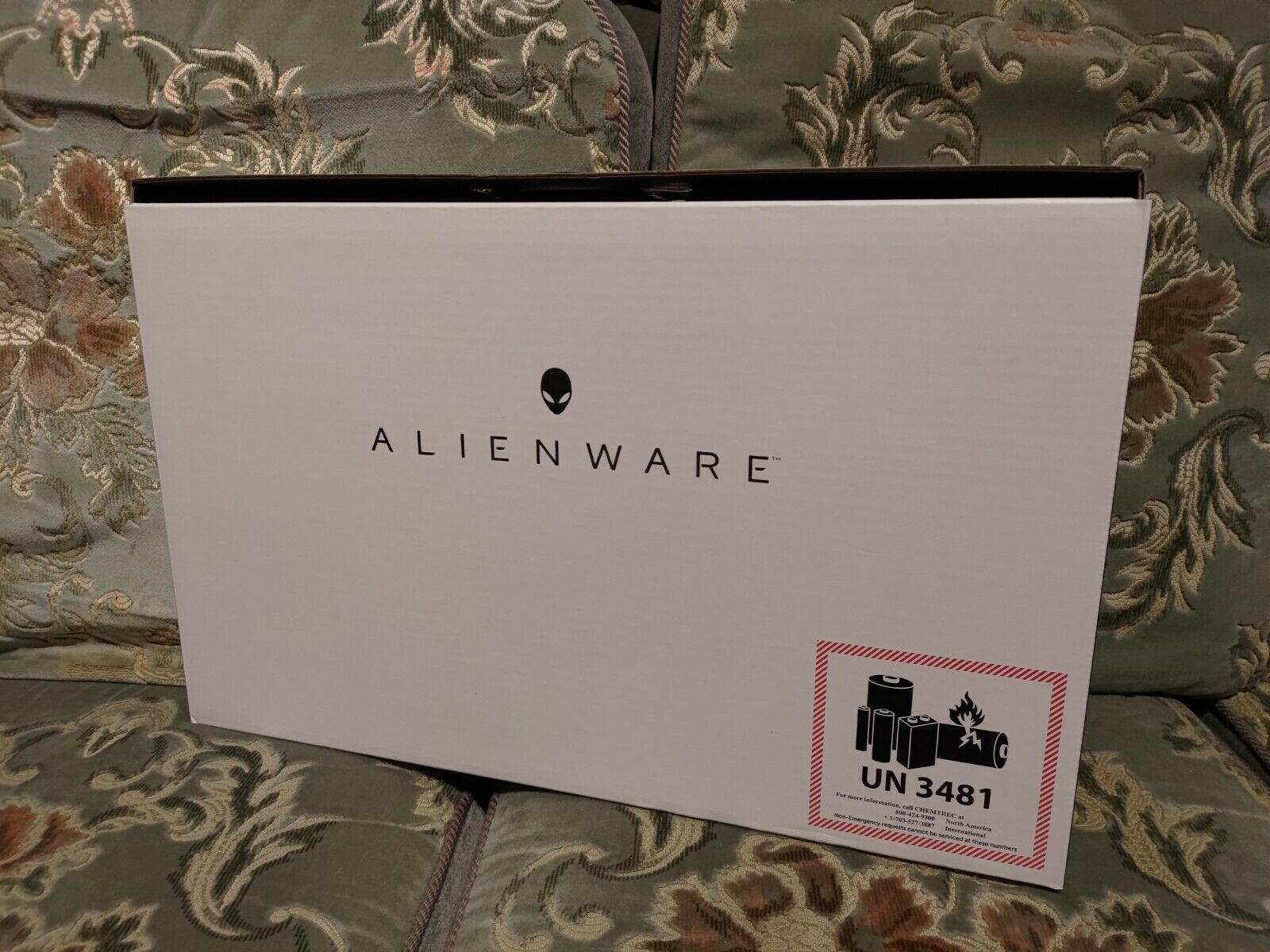 NEW-Alienware-M15-R6-i7-11800H-16GB-RTX-3080-1TB-360Hz-Monster-Gaming-Laptoppp
