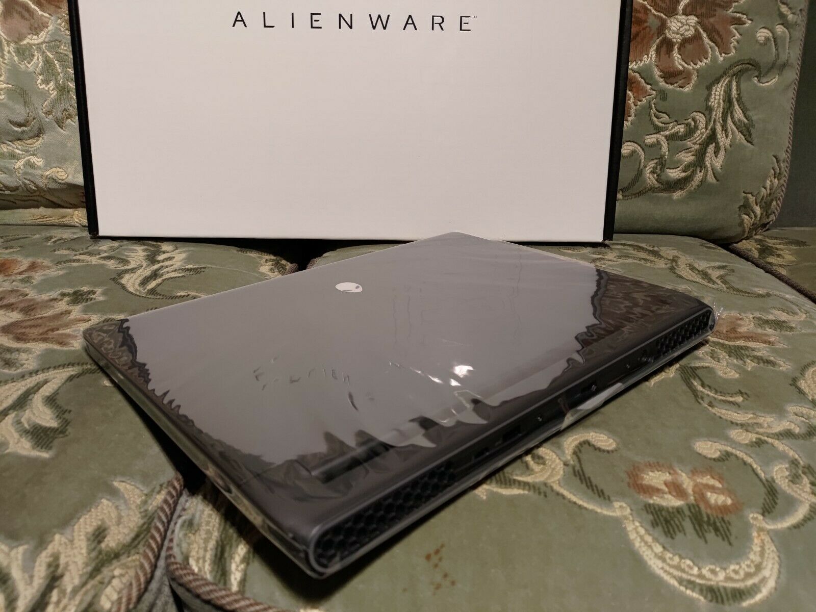 NEW-Alienware-M15-R6-i7-11800H-16GB-RTX-3080-1TB-360Hz-Monster-Gaming-Laptoppppppp