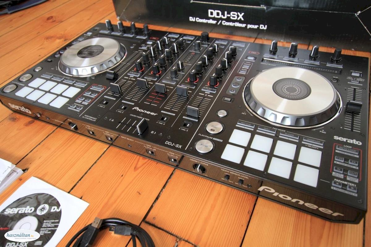 Pioneer-DDJ-RZX-Pioneer-XDJ-Rx2-Pioneer-CDJ-2000-NXS2